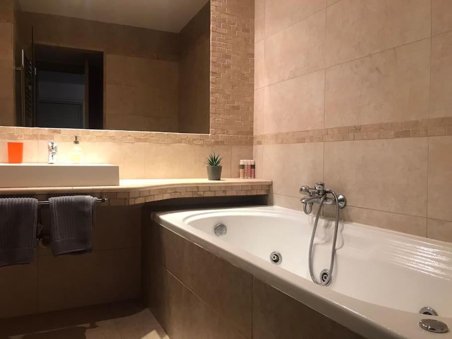 5 Min From Papageorgiou Free Indoor Parking Διαμέρισμα Θεσσαλονίκη Εξωτερικό φωτογραφία